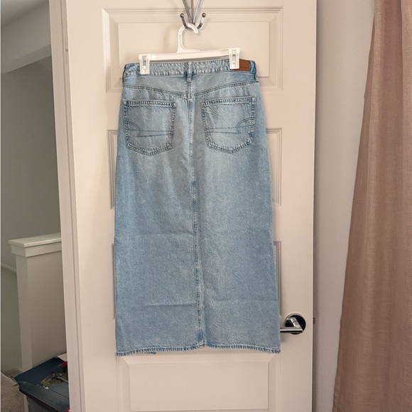 American Eagle Outfitters Light Blue Low Rise Jeans - Picture 2 of 4